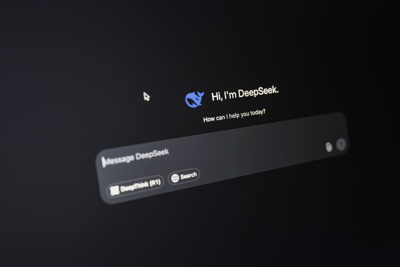 The Art of Drawing Readers In: Your attractive post title goes here Close-up of DeepSeek AI interface on a dark screen highlighting chat functionality.